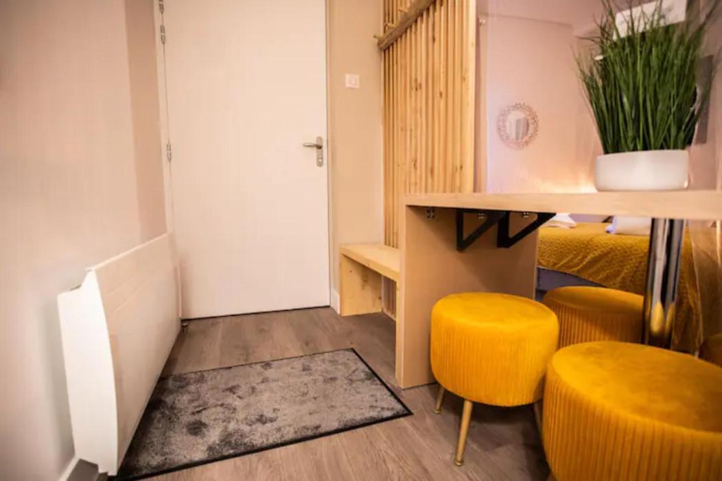 Le Canal Parking Gratuit Home-One Dole Extérieur photo